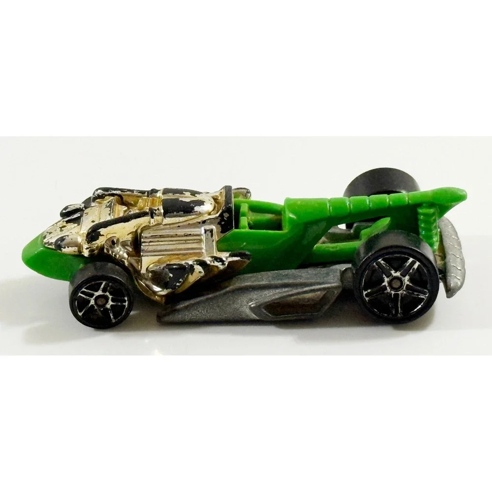 Hot Wheels Ratified Toy Car Kids 1:64 Green Chrome Engine 2004 Mattel Thailand
